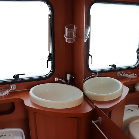 Kemping Rent Camper Motorhome, Alquiler Autocaravana